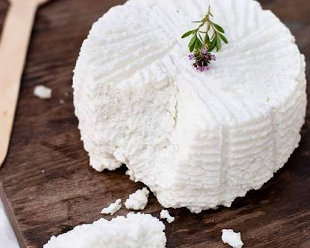 Ricotta Fresca 7 caliere agriturismo val maron enego altopiano dei 7 comuni